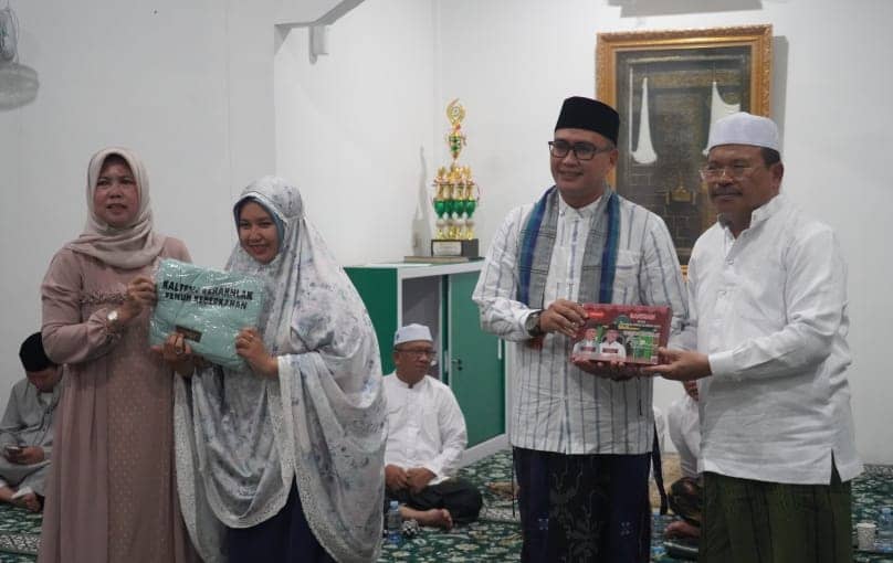 Berangkatkan 24 Kafilah dan 22 Official Pada MTQ Nasional. Sekda Kalteng Gelar Salat Hajat Berjamaah.