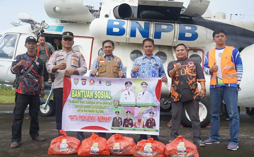 Gunakan Helikopter Pemerintah Provinsi Distribusi 829 Bantuan Paket Sembako Pada Warga Seruyan Hulu.