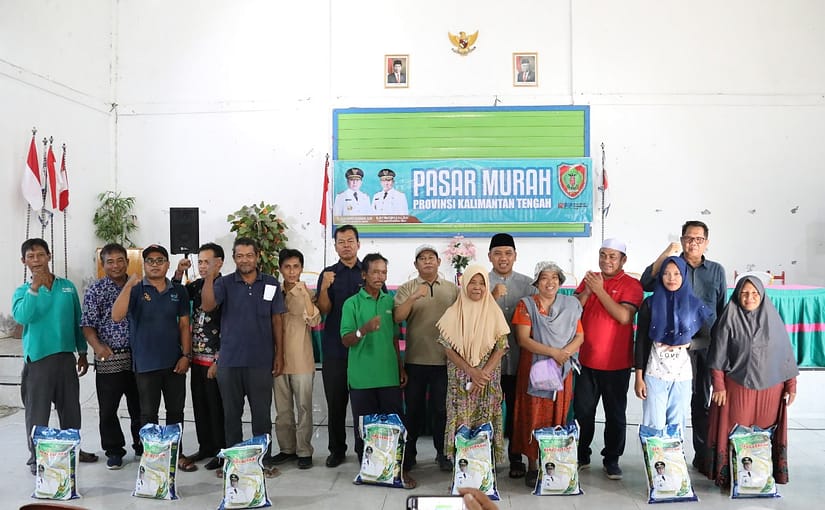 Sambut Bulan Ramadhan, Pemprov Kalteng Gelar Pasar Murah Salurkan 20 Ton Beras di Desa Kumpai Batu Bawah, Kobar