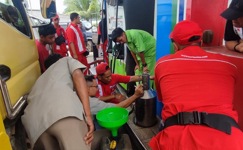 Lindungi Konsumen Dari Tindakan Kecurangan, Pertamina Lakukan Uji Takar Nozzle Dispenser SPBU Serentak di Kalteng