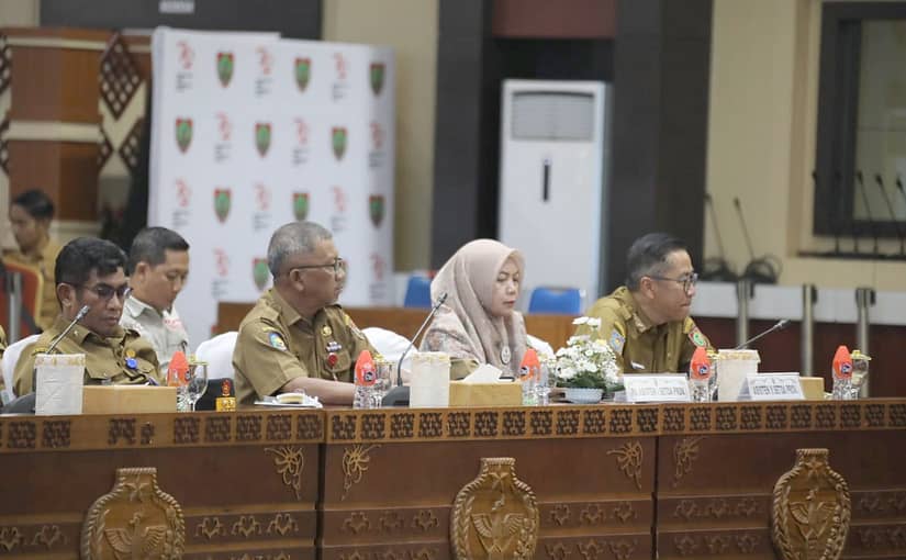 Rotasi Jabatan. Leonard S. Ampung Jabat Plt Sekda Kalteng